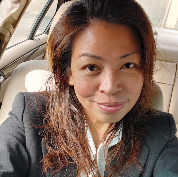 Meet your Posher - Picture 2 of 5